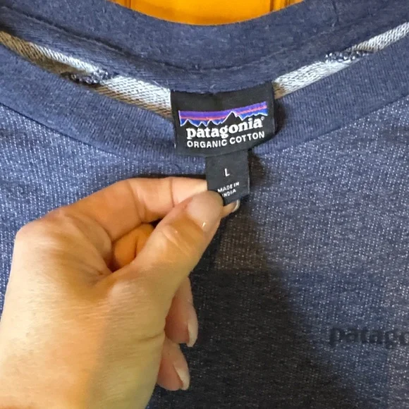 Patagonia Blue Sweatshirt - Picture 2 of 5